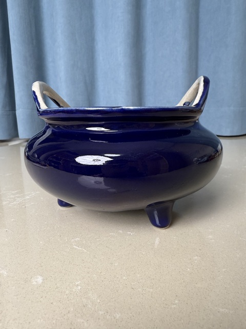 古玩陶瓷民國 祭藍(lán)釉雙耳三足爐拍賣，當(dāng)前價格1500元