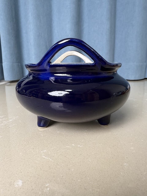 古玩陶瓷民國 祭藍(lán)釉雙耳三足爐拍賣，當(dāng)前價格1500元