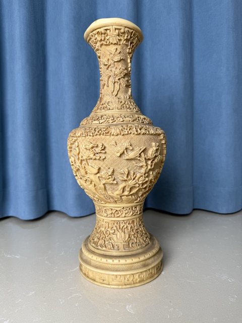 古玩雜項晚清民國 意大利名家手雕 鳳凰牡丹紋瓶真品鑒賞圖