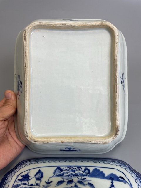 古玩陶瓷樓臺亭閣山水紋青花四方倭角蓋盤真品鑒賞圖