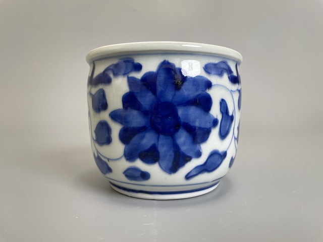 古玩陶瓷清中期 青花纏枝蓮紋琴爐拍賣，當前價格350元