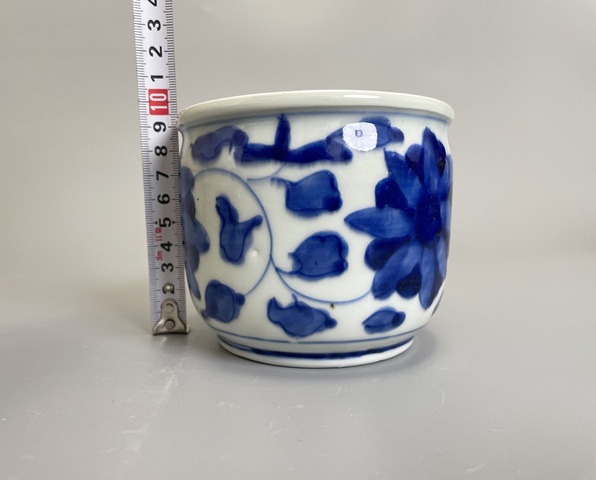 古玩陶瓷清中期 青花纏枝蓮紋琴爐拍賣，當前價格350元