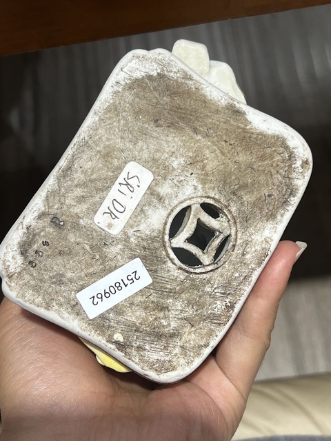 古玩陶瓷素三彩人物塑像真品鑒賞圖