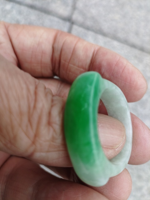 古玩玉器翡翠馬鞍戒真品鑒賞圖