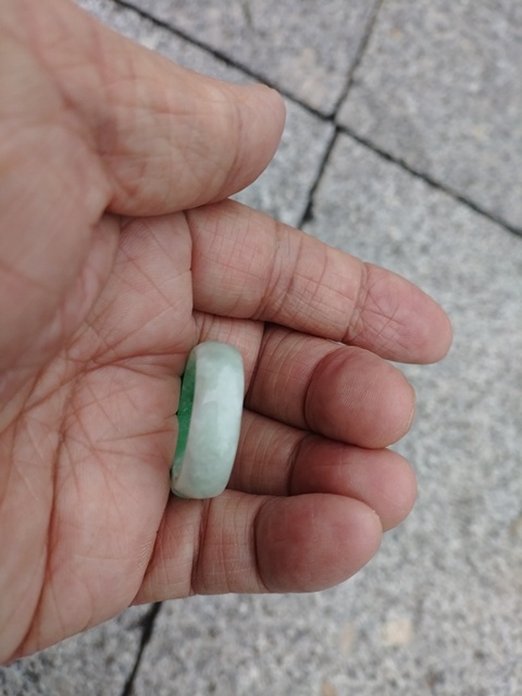 古玩玉器翡翠馬鞍戒真品鑒賞圖