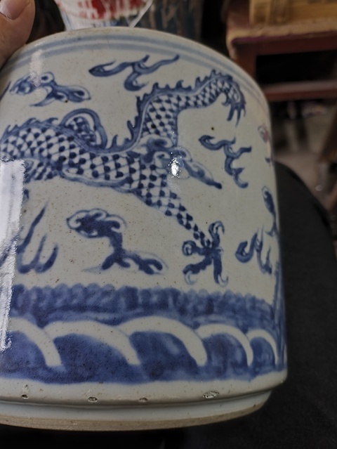 古玩陶瓷青花趕珠龍紋香爐真品鑒賞圖