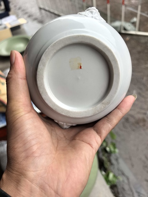 古玩陶瓷德化窯白釉雙鋪首鎖耳香爐真品鑒賞圖