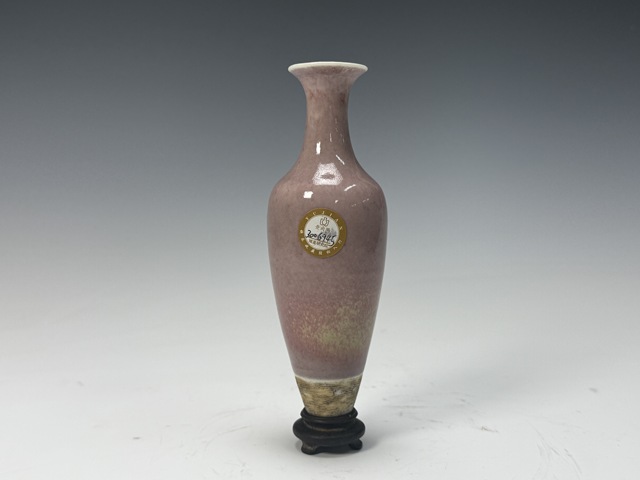 古玩陶瓷清末民初·豇豆紅釉柳葉瓶真品鑒賞圖