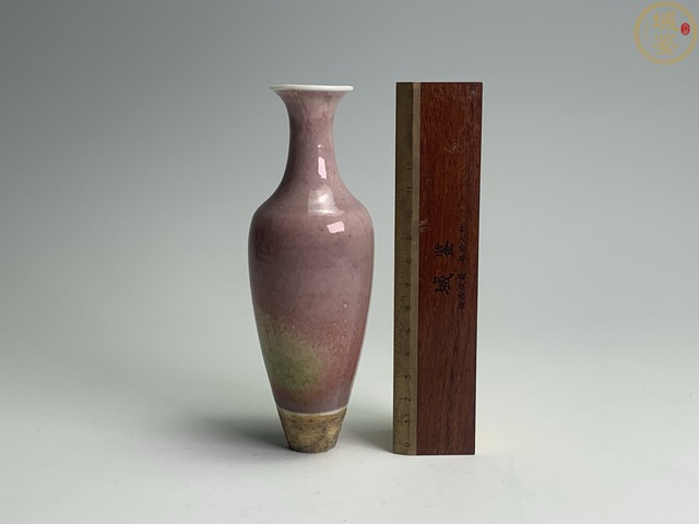 古玩陶瓷清末民初·豇豆紅釉柳葉瓶真品鑒賞圖