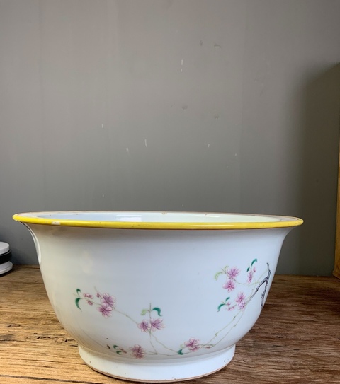 古玩陶瓷清晚期 粉彩花卉紋折沿花盆真品鑒賞圖