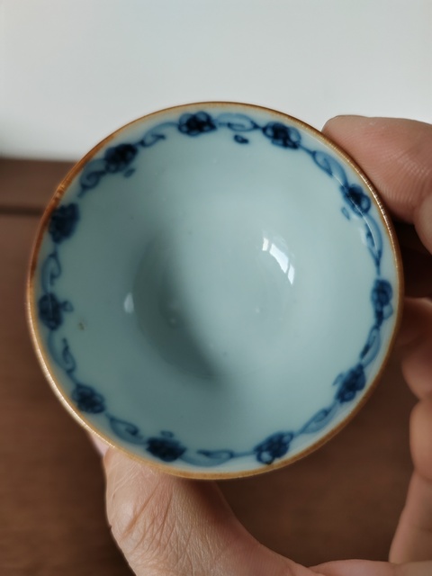 古玩陶瓷青花云鶴紋杯真品鑒賞圖