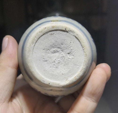 古玩陶瓷青花花卉紋罐真品鑒賞圖