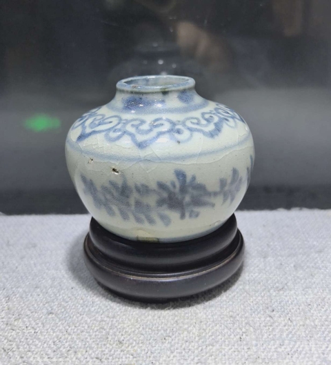 古玩陶瓷青花花卉紋罐真品鑒賞圖