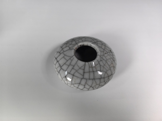 古玩陶瓷清中晚哥釉飛碟水盂真品鑒賞圖