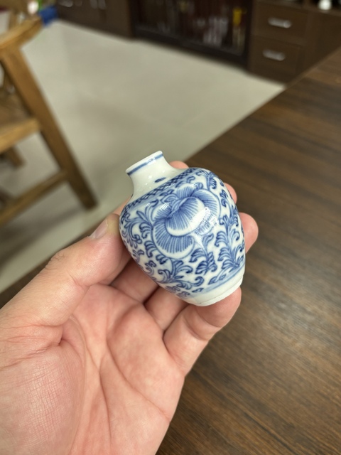 古玩陶瓷青花纏枝蓮紋鼻煙壺拍賣，當前價格3500元