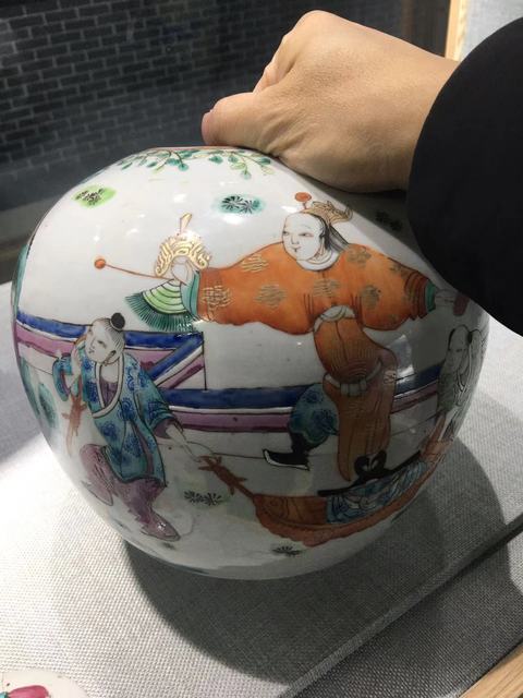 古玩陶瓷粉彩人物故事紋西瓜罐真品鑒賞圖