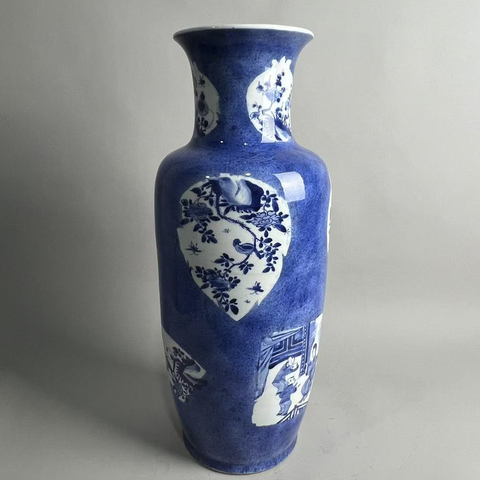 古玩陶瓷藍釉開光人物紋青花棒槌瓶真品鑒賞圖