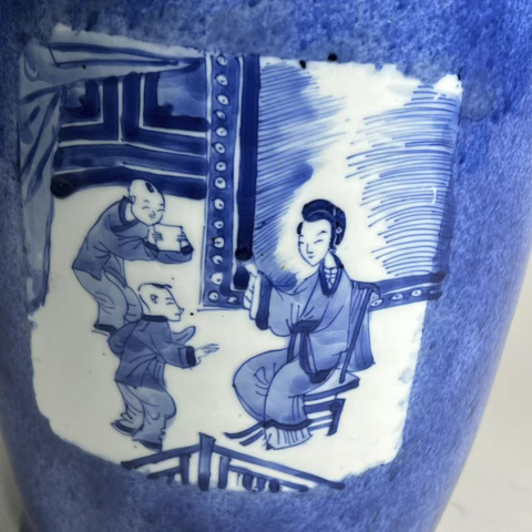 古玩陶瓷藍釉開光人物紋青花棒槌瓶真品鑒賞圖