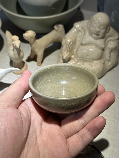 古玩陶瓷龍泉窯臥足盞真品鑒賞圖