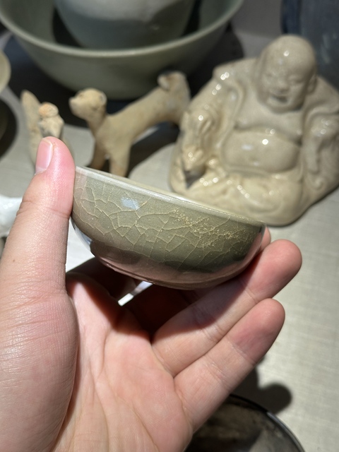 古玩陶瓷龍泉窯臥足盞真品鑒賞圖