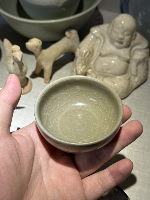 古玩陶瓷龍泉窯臥足盞真品鑒賞圖
