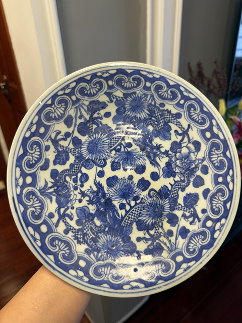 古玩陶瓷青花穿花龍紋盤真品鑒賞圖