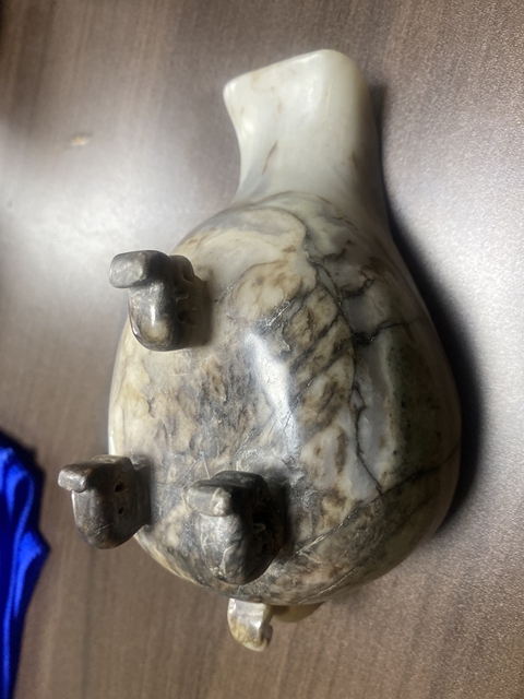 古玩玉器和田玉雕“執杯”真品鑒賞圖