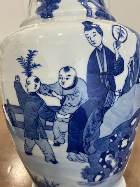 古玩陶瓷青花教子圖紋盤口瓶真品鑒賞圖