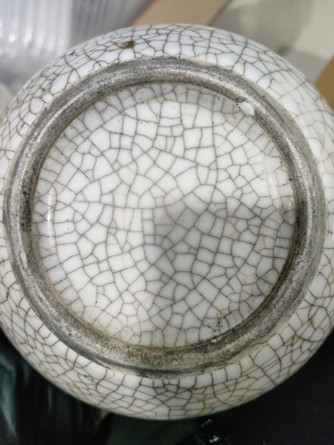 古玩陶瓷哥釉天球瓶真品鑒賞圖