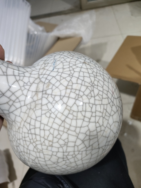 古玩陶瓷哥釉天球瓶真品鑒賞圖