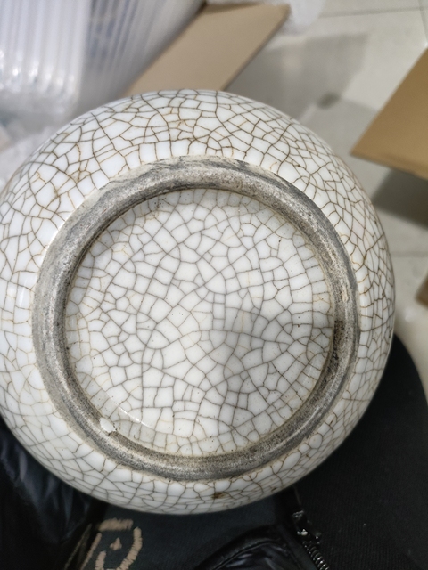 古玩陶瓷哥釉天球瓶真品鑒賞圖