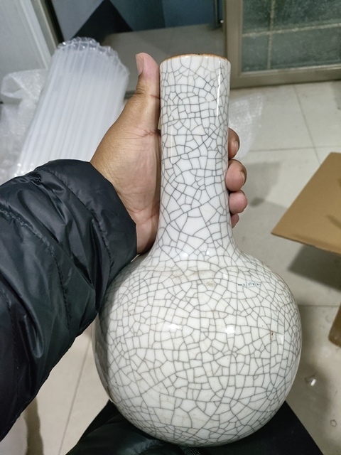 古玩陶瓷哥釉天球瓶真品鑒賞圖