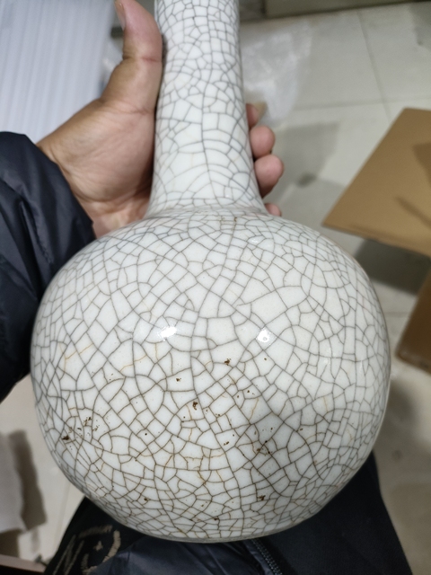 古玩陶瓷哥釉天球瓶真品鑒賞圖