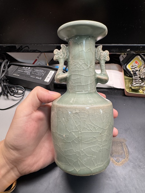 古玩陶瓷龍泉瓶真品鑒賞圖