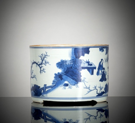 古玩陶瓷人物紋青花三足筆筒真品鑒賞圖