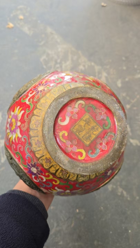 古玩陶瓷瓷胎掐絲琺瑯龍紋瓶真品鑒賞圖