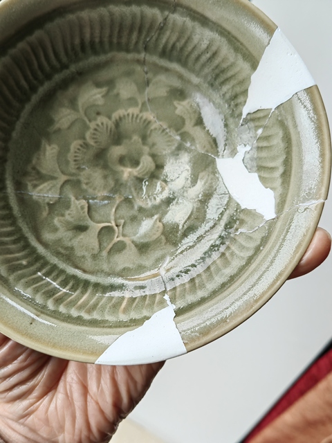 古玩陶瓷耀州窯青釉花卉紋碗真品鑒賞圖