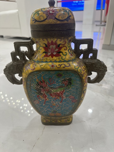 古玩陶瓷麒麟瓶真品鑒賞圖