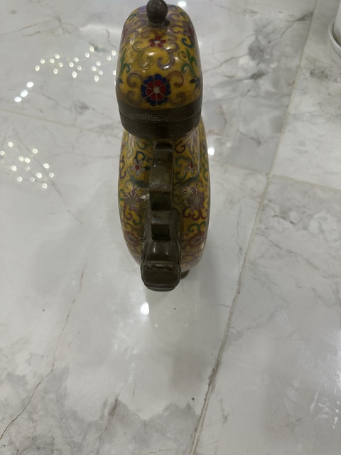 古玩陶瓷麒麟瓶真品鑒賞圖