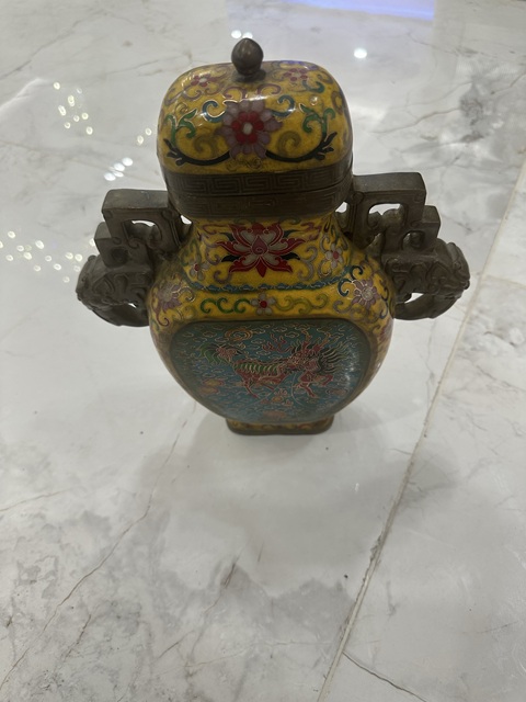 古玩陶瓷麒麟瓶真品鑒賞圖