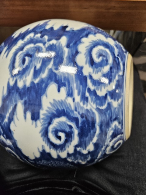 古玩陶瓷龍紋青花天球瓶真品鑒賞圖