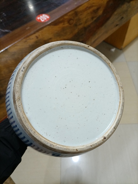 古玩陶瓷青花纏枝蓮紋罐真品鑒賞圖