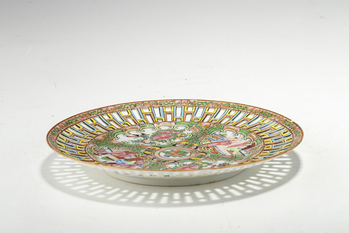 古玩陶瓷民國·廣彩開窗花鳥人物紋鏤空盤真品鑒賞圖