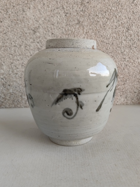 古玩陶瓷花卉紋青花罐真品鑒賞圖