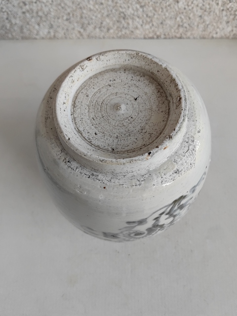 古玩陶瓷花卉紋青花罐真品鑒賞圖