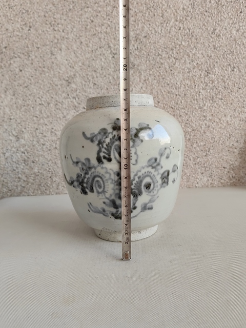 古玩陶瓷花卉紋青花罐真品鑒賞圖