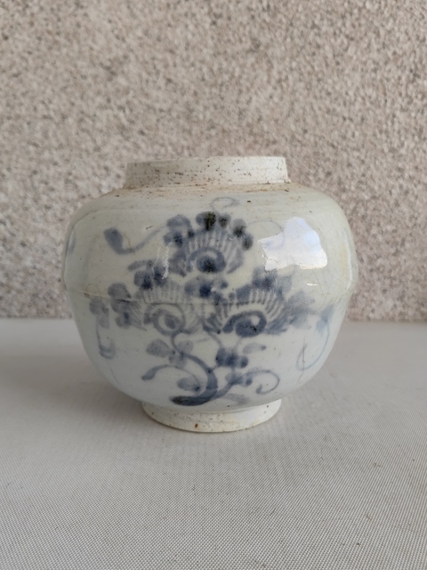 古玩陶瓷花卉紋青花罐真品鑒賞圖