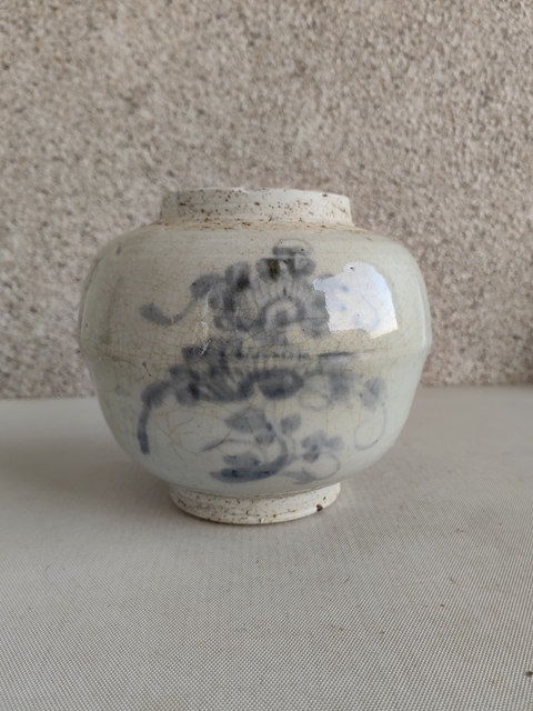 古玩陶瓷花卉紋青花罐真品鑒賞圖