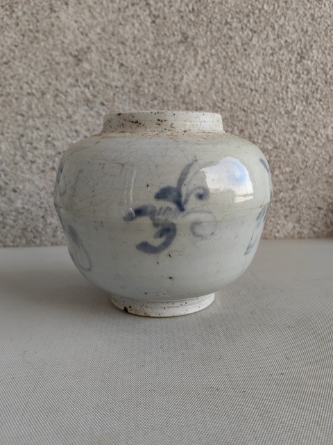 古玩陶瓷花卉紋青花罐真品鑒賞圖