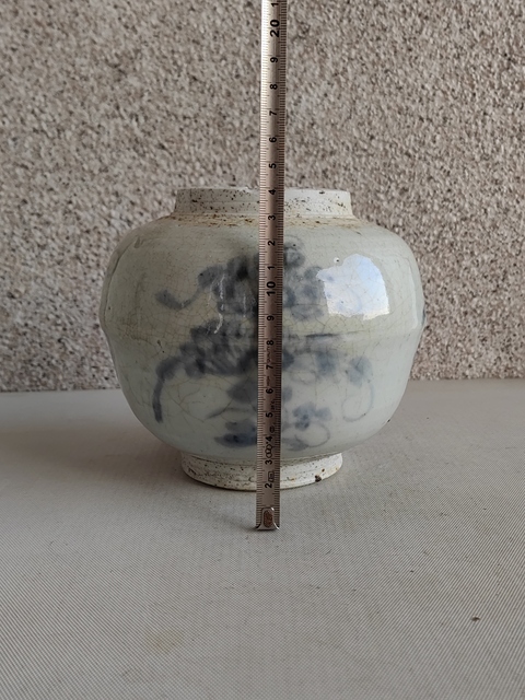 古玩陶瓷花卉紋青花罐真品鑒賞圖